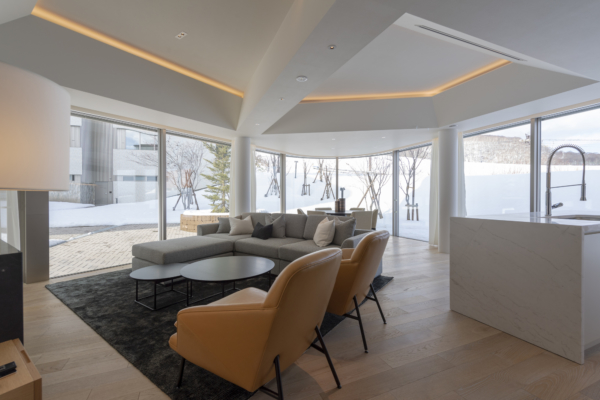 253 Living/Dining/Kitchen Area
