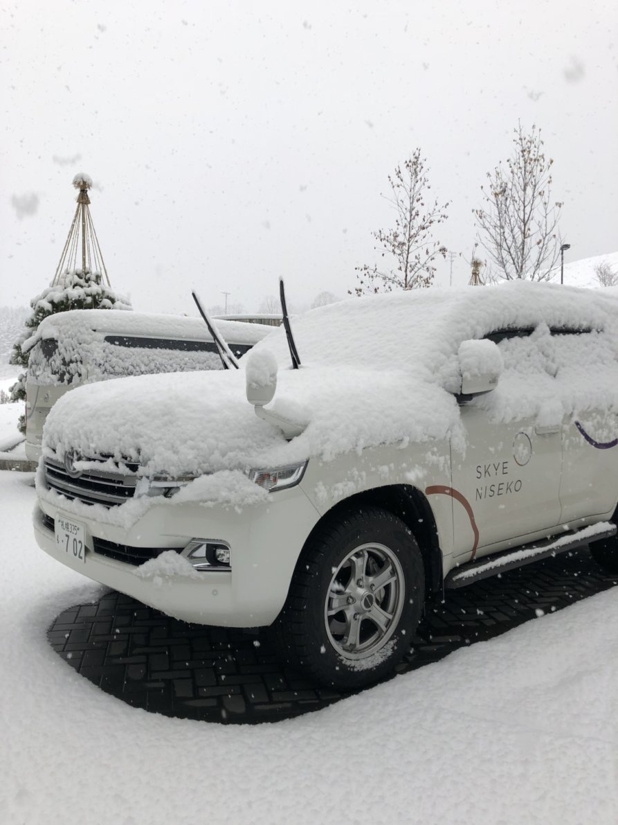 Skye Niseko Car With Heavy Snow