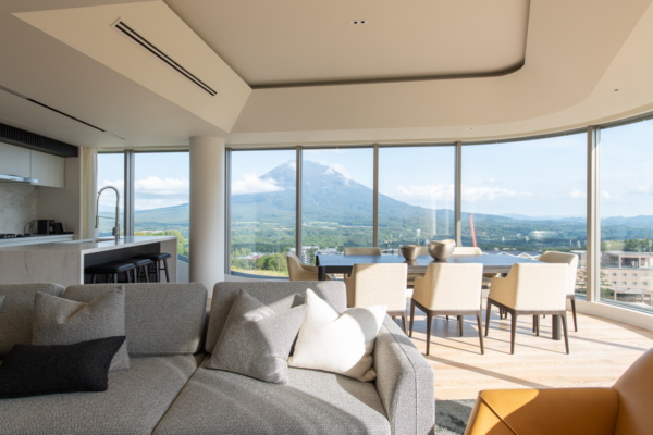 4 Bedroom Living Room